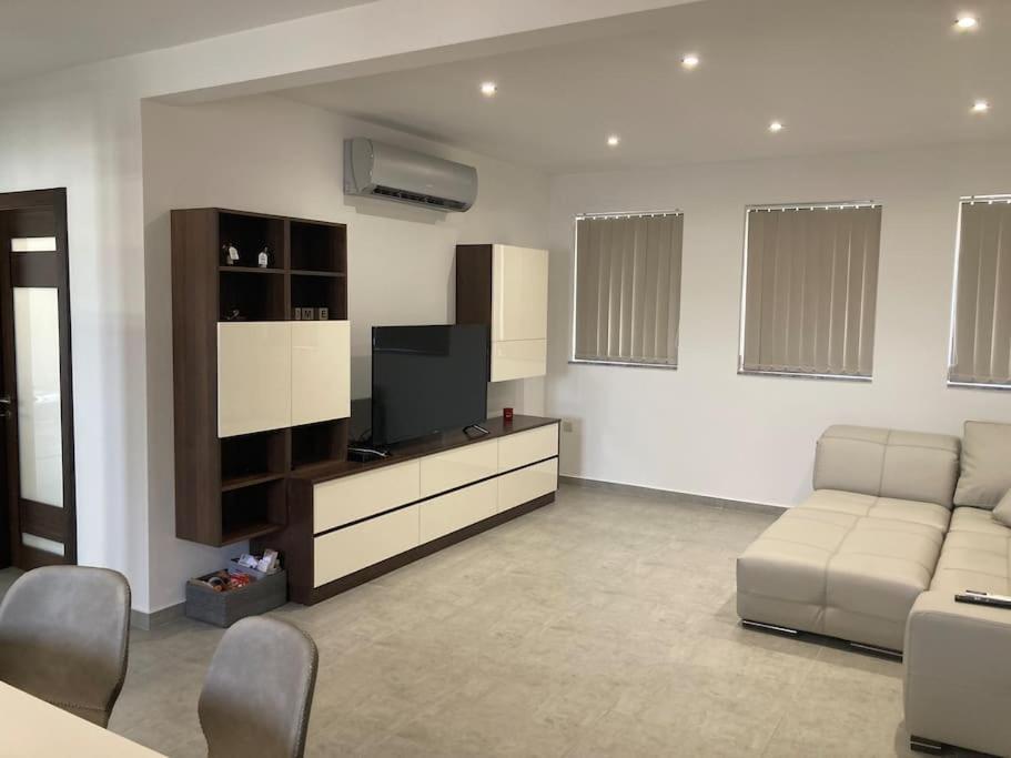 Апартаменты Elegant Maisonette In Malta By Assetflow Pro Марсаскала Экстерьер фото